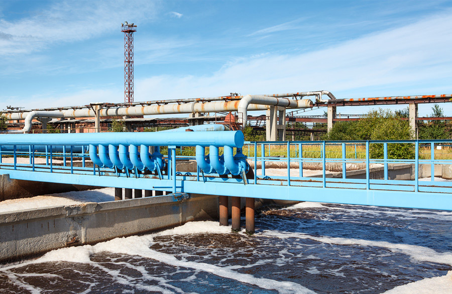 (圖:南輝客戶(hù)造紙污水池起泡現(xiàn)場(chǎng))