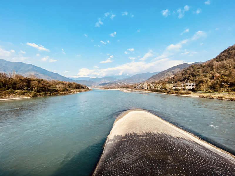 （圖：有機(jī)硅水處理消泡劑運(yùn)用）